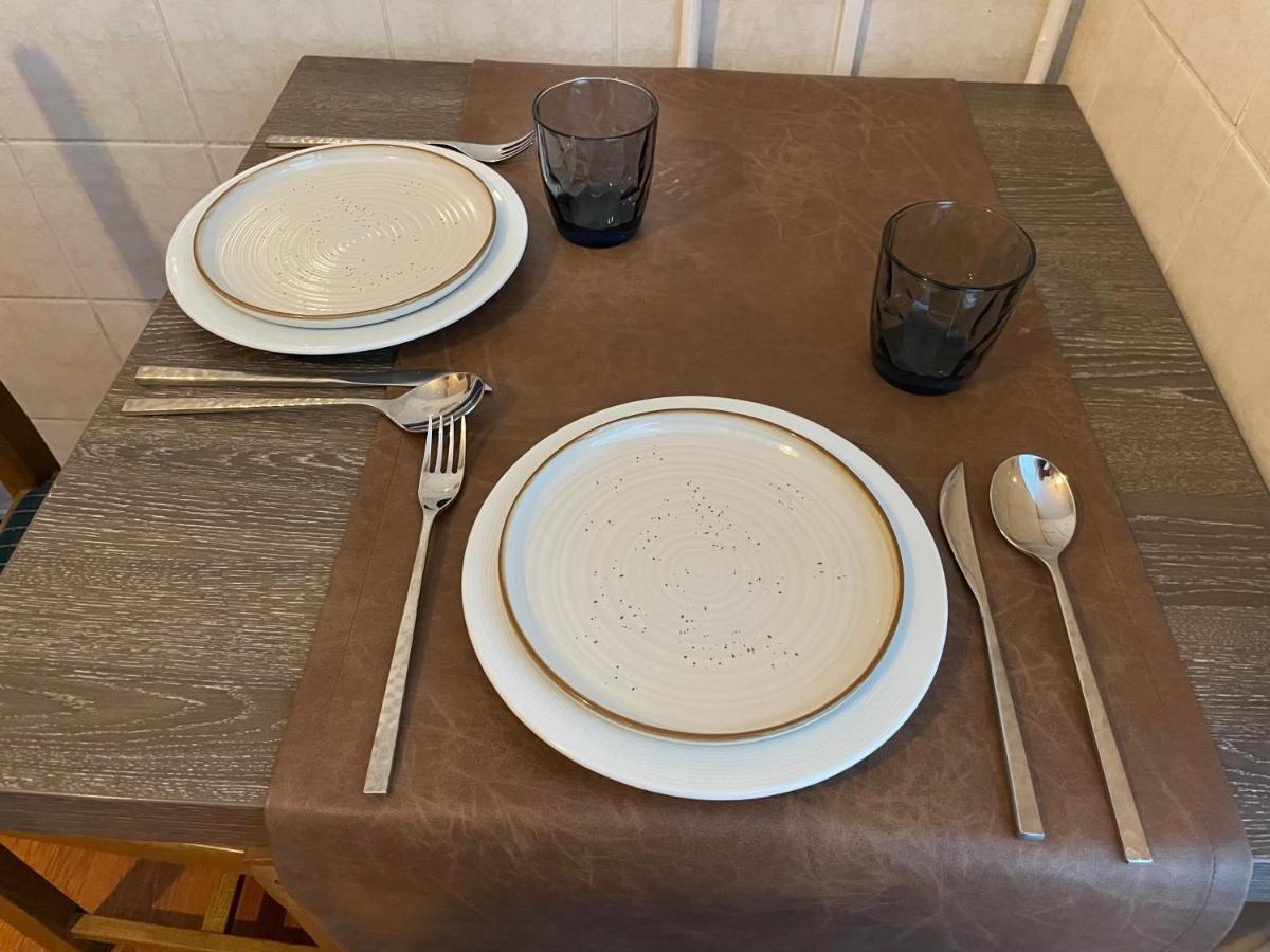 Appartement 2 Chambres Avec Parking Prive Gratuit ดีจอง ภายนอก รูปภาพ
